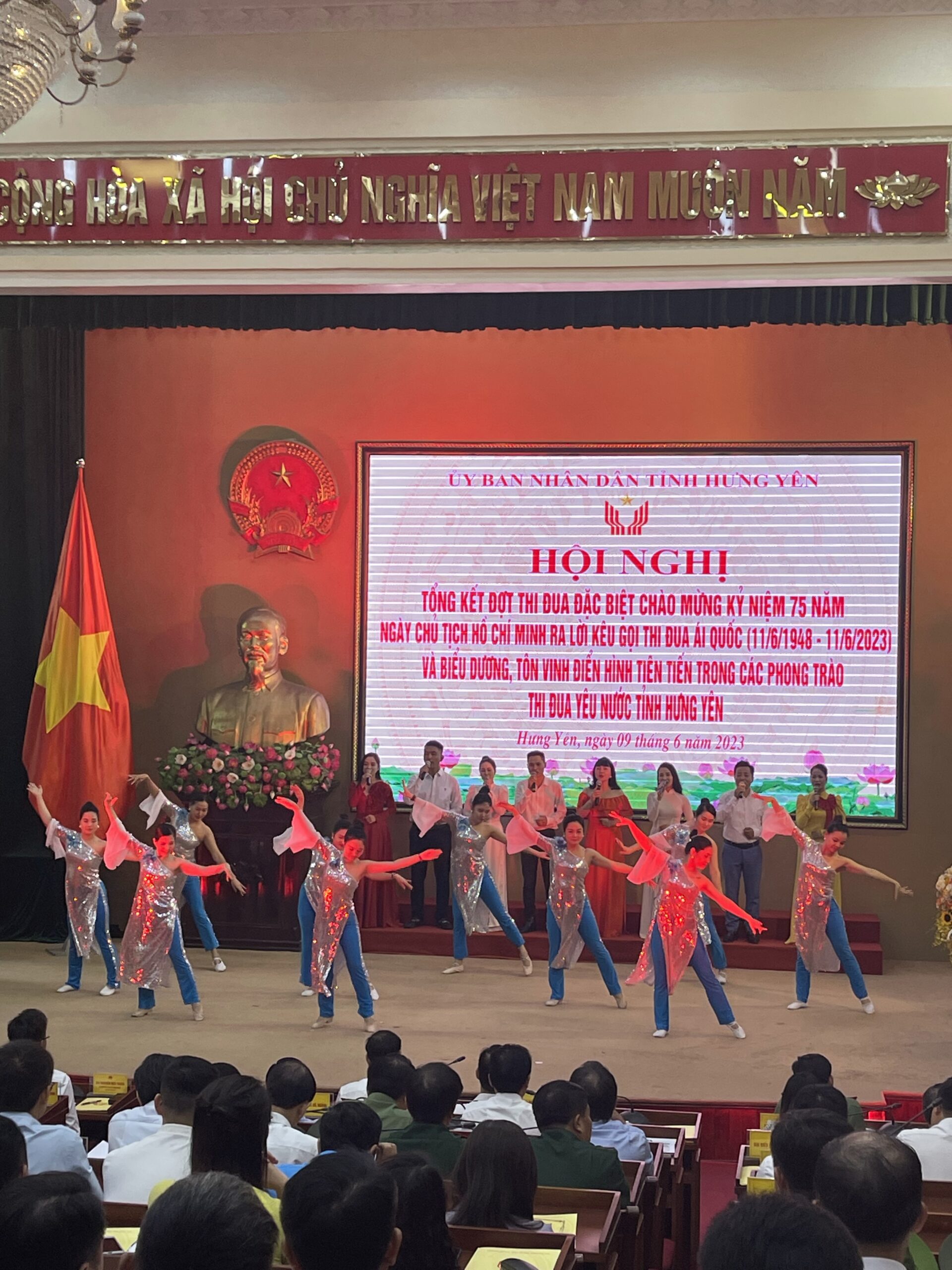 Văn nghệ chào mừng tại hội nghị 20230609 013305725 iOS