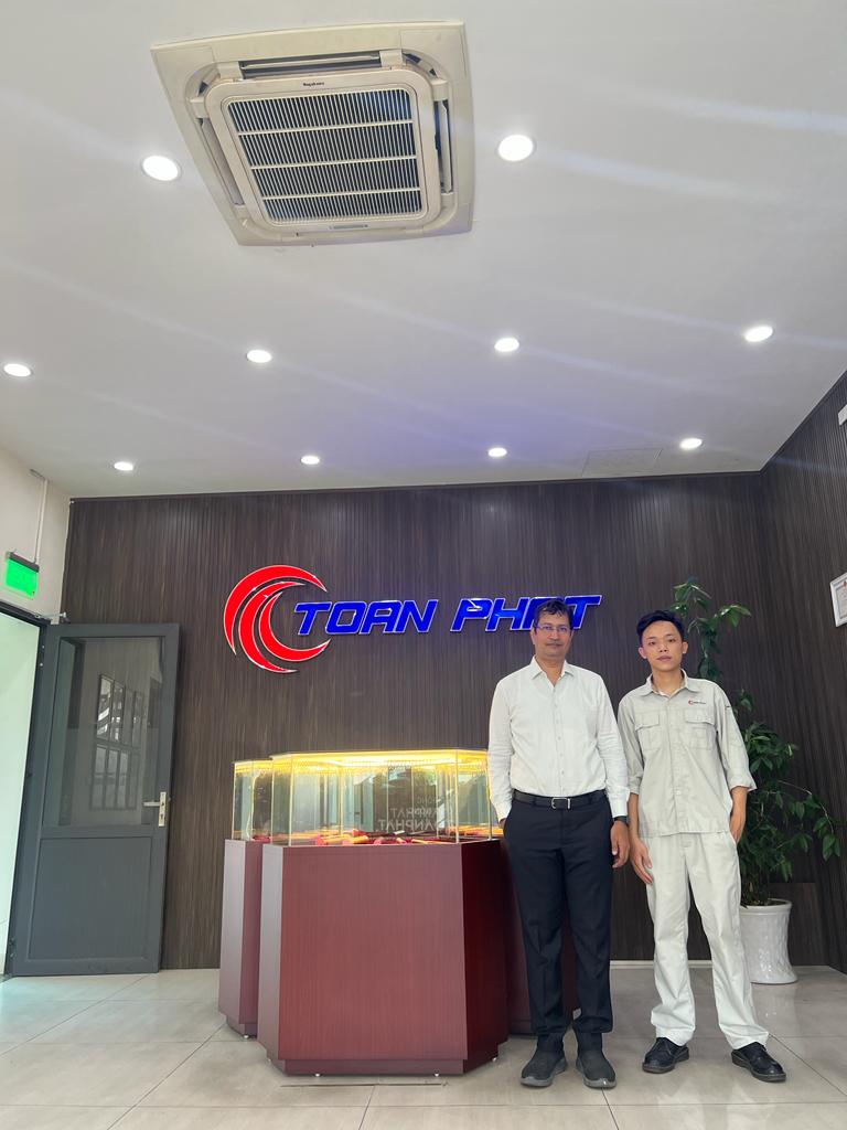 COO Pankaj Daga – Công ty TNHH Rishabh Enterprises HVACR Ấn Độ (bên trái) COO Pankaj Daga – Công ty TNHH Rishabh Enterprises HVACR Ấn Độ (bên trái)