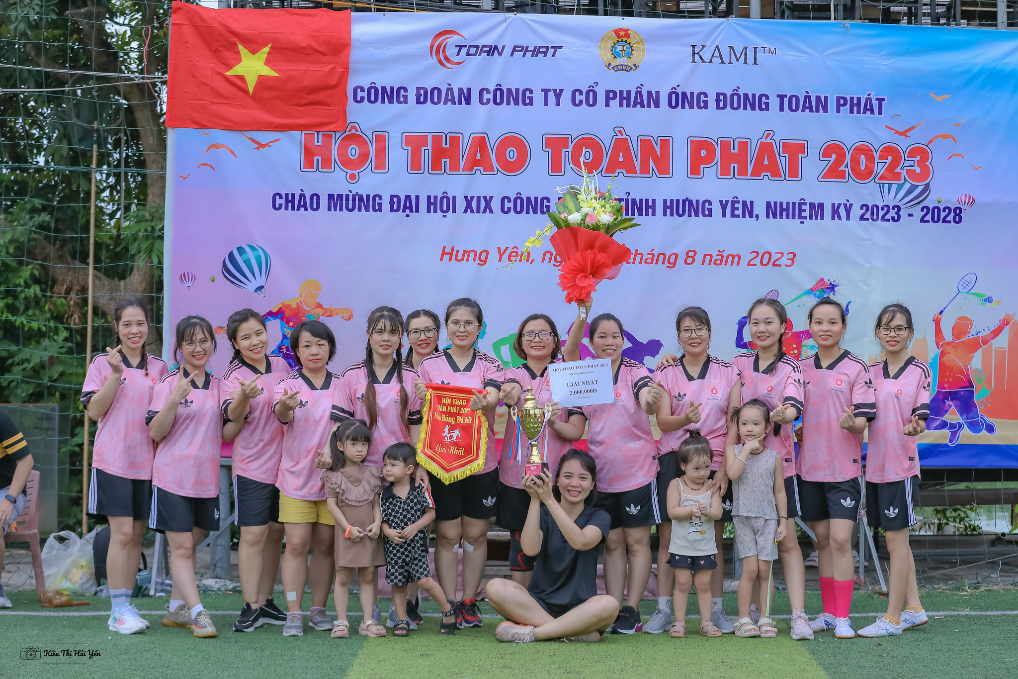 FC Truất'sss cùng chức vô địch bóng đá nữ 2023 của mình FC Truất'sss cùng chức vô địch bóng đá nữ 2023 của mình